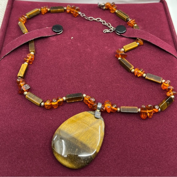 Vintage Adjustable Tiger's Eye Necklace with Sterling Silver Chain - Picture 4 of 16